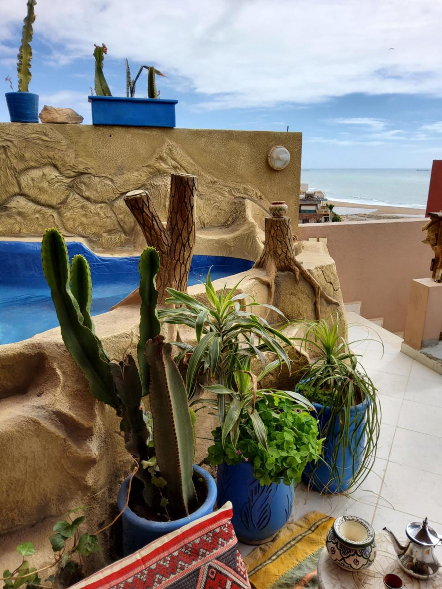 Surf & Salsa Guesthouse Agadir Exterior photo